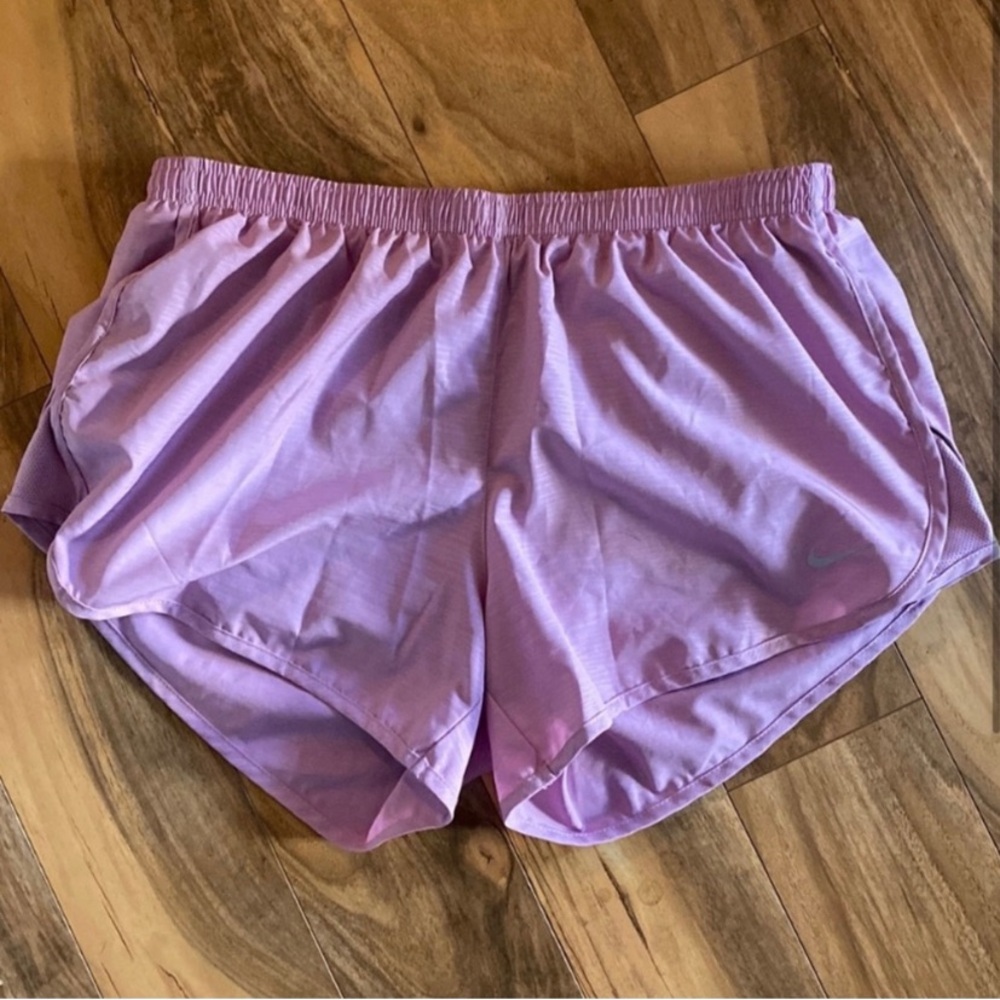 NIKE RUNNING SHORTS